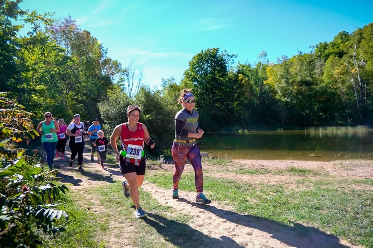 Scenes from the popular Chase the Coyote trail race in Mono Cliffs Park Photo by Sue Sitki Race Photography.
